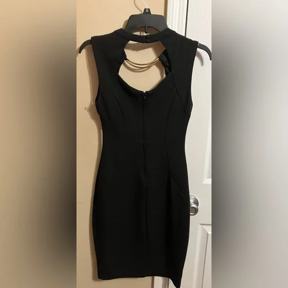 NWOT Adorable little black dress with gold necklace accent size 4 by Bisou Bisou - Picture 2 of 3